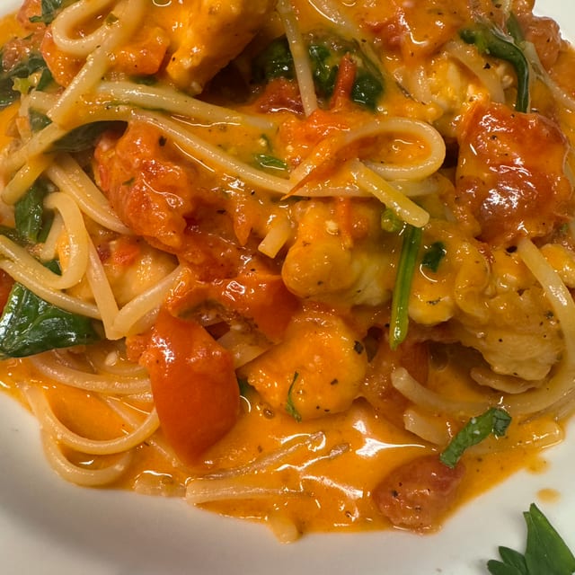 Pasta con Pollo.