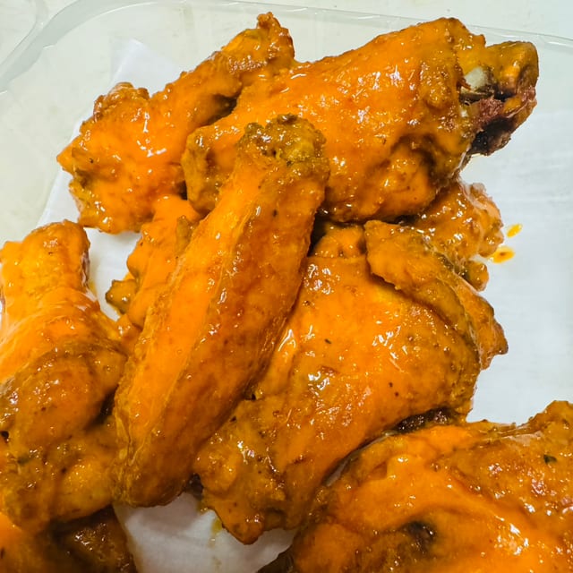 Fried Wings Catering.