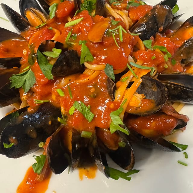 Mussels Marinara.