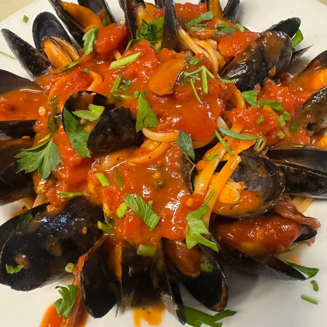 Mussels Marinara.