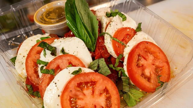 Fresh Mozzarella & Tomato.