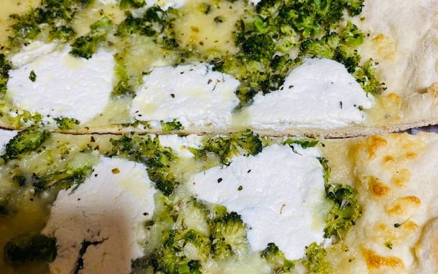 Broccoli Pizza.