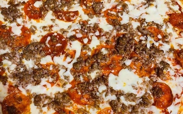 Pepperoni & Sausage Chicago Pizza.